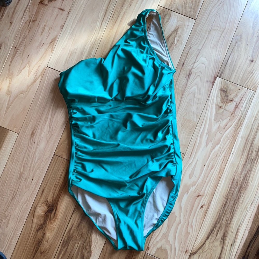 Medium Albion Suit